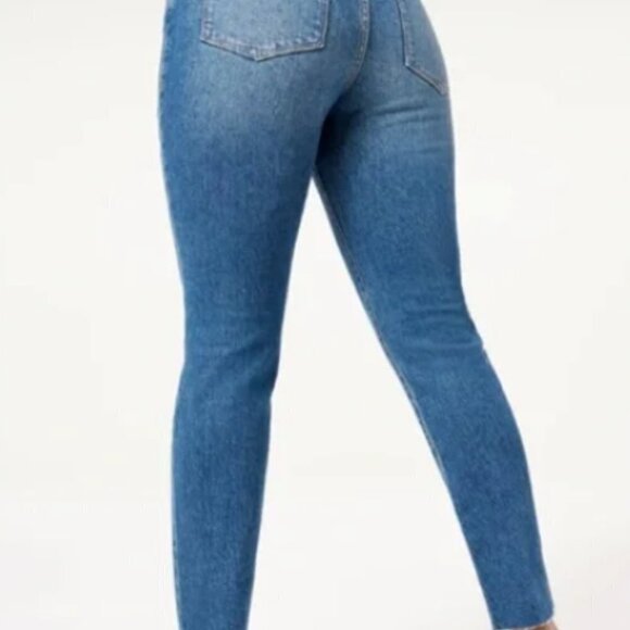 NEW W/TAGS - Good American Classic Slim Straight Jeans - Picture 6 of 7